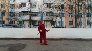 Упражнения с двуручной булавой весом 2.1 кг (19)