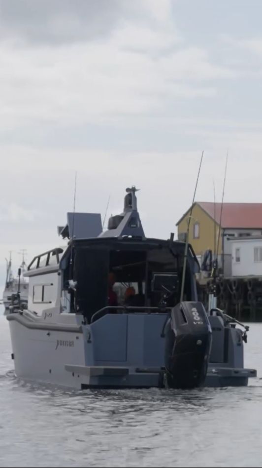 Врежется в память с первого кадра! Это J-27!!! смотреть онлайн