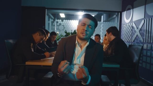 Jaloliddin Ahmadaliyev - Yugurgannikimas buyurganniki (Official Music Video) смотреть онлайн