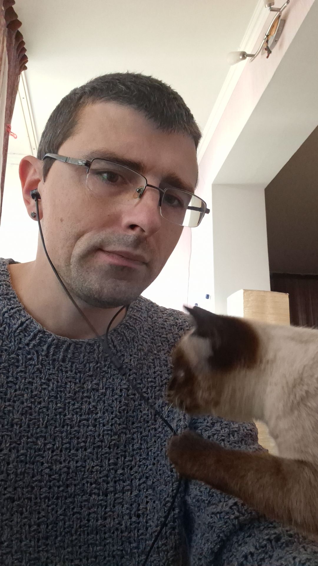 Чувствую, что мои наушники долго не выдержат 🤒🎧 смотреть онлайн