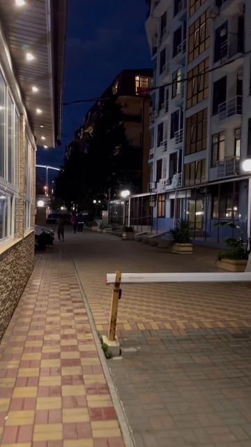 Вечерний Адлер,,территория у дома. Красивый закат