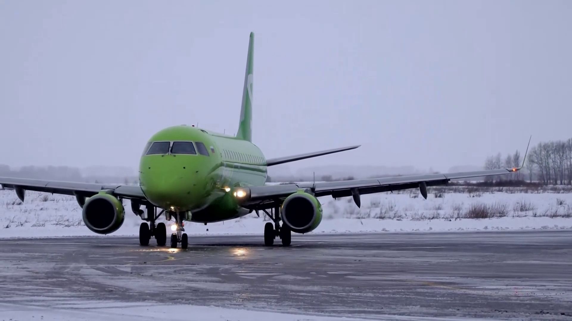 Новые рулежные дорожки введены в новосибирском аэропорту «Толмачево» смотреть онлайн