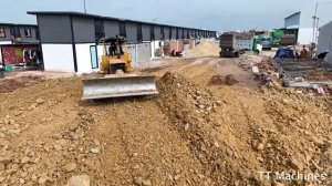 Отсыпка пром зоны бульдозером.