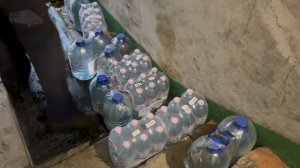 Донецк. Развезли питьевую воду на посёлке Абакумова