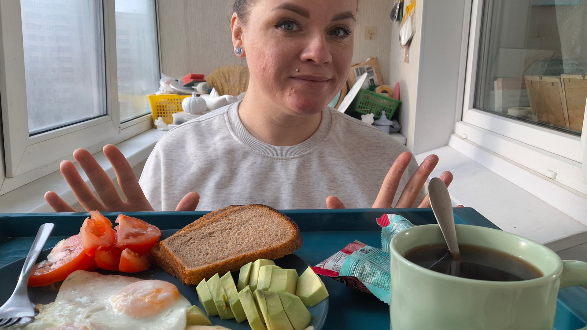 Мукбанг завтрак с вами на балкончике #мукбанг #завтрак смотреть онлайн