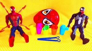 Человек-паук играет Сортер Стаканчики.Супергерой.Мстители.Игры.Игра.Игрушки для детей.Поиграть.