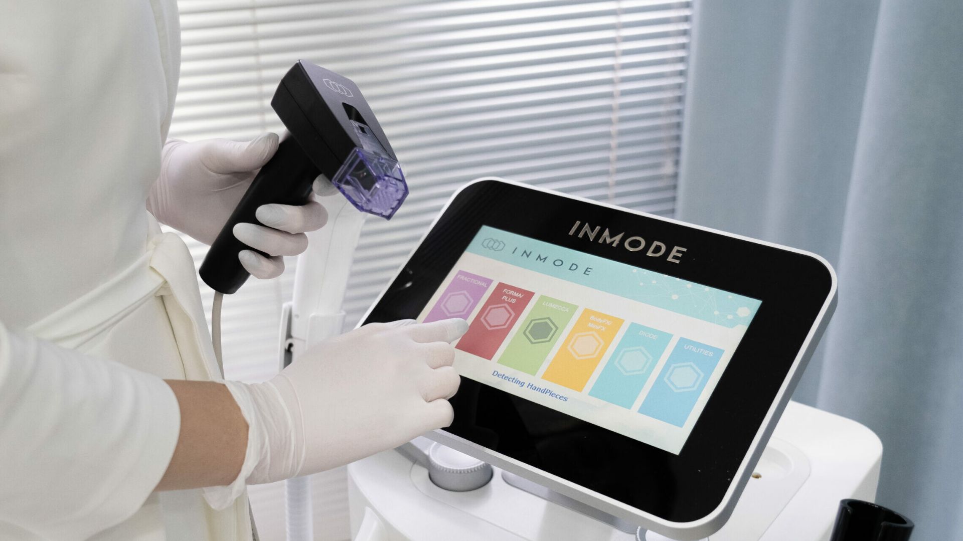 Аппарат косметологический RF лифтинг InMode Morpheus 8 смотреть онлайн