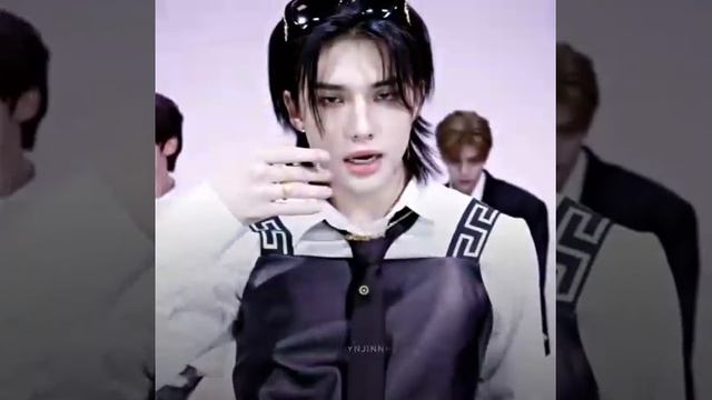 Stray kids смотреть онлайн