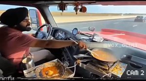 Новое видео: жуткая авария произошла, индюк решил готовить во время движения!