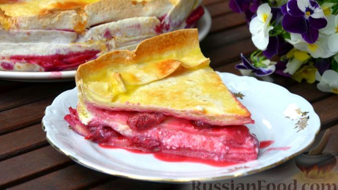 Время опустошать летние запасы. ПИРОГ ИЗ ЛАВАША С ТВОРОГОМ И ЗАМОРОЖЕННОЙ ВИШНЕЙ смотреть онлайн