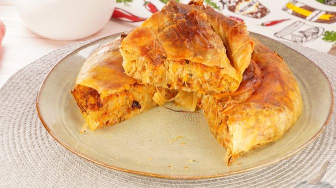 Вытяжное тесто делается легко, а эффект - как у слоёного. ВЕРТУТА С КВАШЕНОЙ КАПУСТОЙ смотреть онлайн