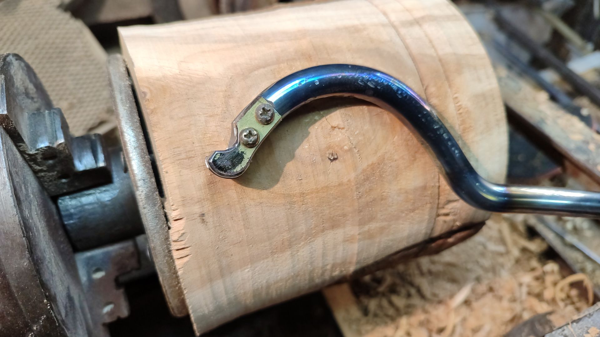 Токарный резец для выборки полостей внутри заготовок. смотреть онлайн