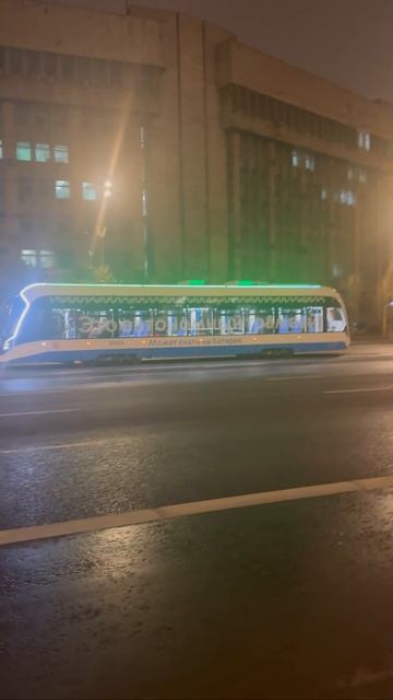 Новый трамвай т1 на проспекте академика Сахарова