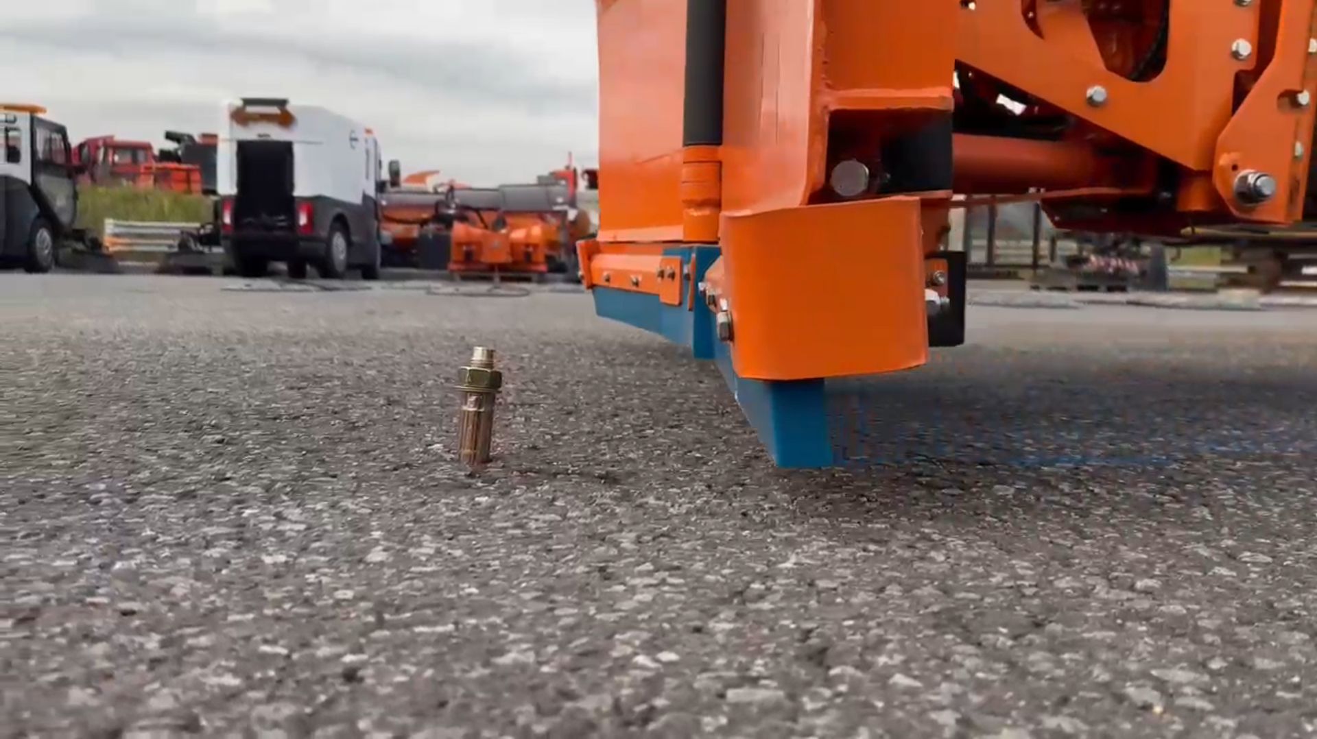 Система безопасности фронтального отвала на ВКМ 1500 смотреть онлайн