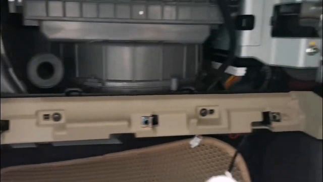 Разбираю переднюю панель салона в Hyundai i40