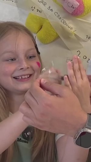 Угадай 🤣 что Злата бадабум и Крутой папа нарисовали ртом