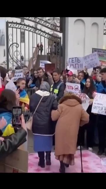 Украина. женщины просто шли в храм. 2023 год смотреть онлайн