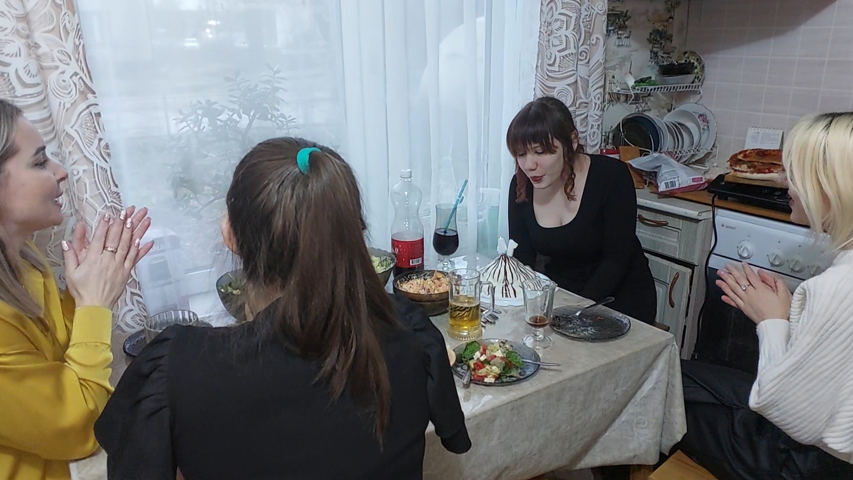 Отметили день рождения Даши, еле загрузила видео смотреть онлайн