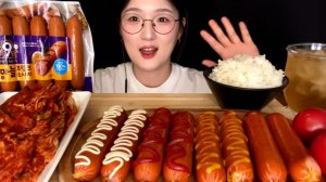 🔥🍲 Мукбанг и Mukbang : СОСИСКИ С КИМЧИ! 🌭 Девушка и корейская уличная еда
