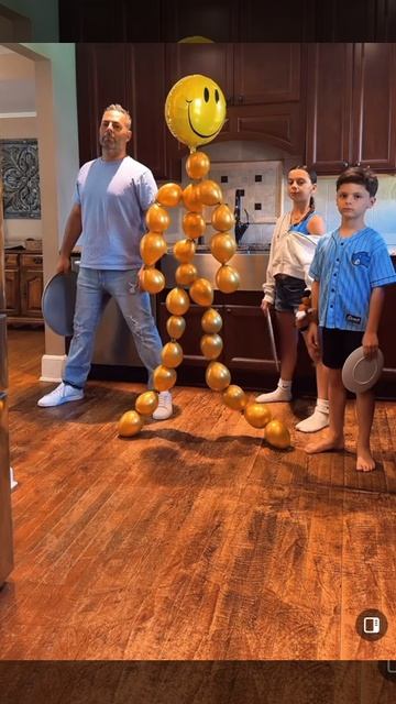 Отец развеселил детей смотреть онлайн