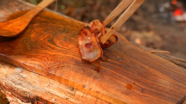 Я приготовил лучший сырный бургер в глубине леса смотреть онлайн