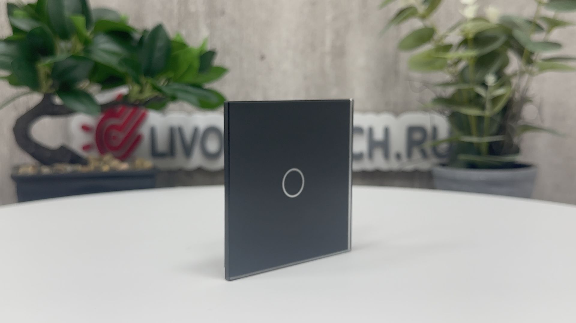 Панель для сенсорного выключателя Livolo 1 клавиша, цвет черный матовый, стекло, BB-C7-C1-12 MT