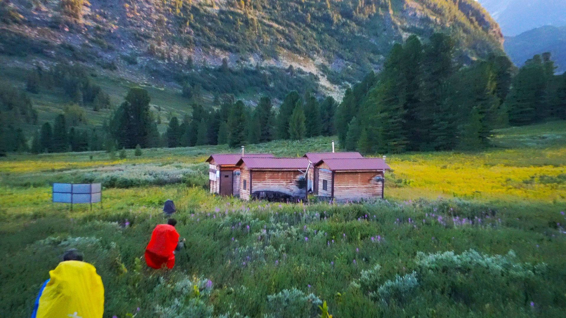 МУЖИКИ УХОДЯТ В ТАЙГУ. НЕПОГОДА НЕ ОТСТУПАЕТ. РАЗЛАД И НАПРЯЖЕНИЕ РАСТЁТ.
