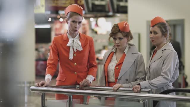 НЕМНОГО НЕ В СЕБЕ - 9 серия смотреть онлайн