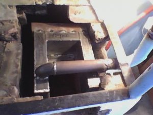 Я раньше варил металлические водяные котлы для трубного отопления в дома . И вмонтировал их в печи .