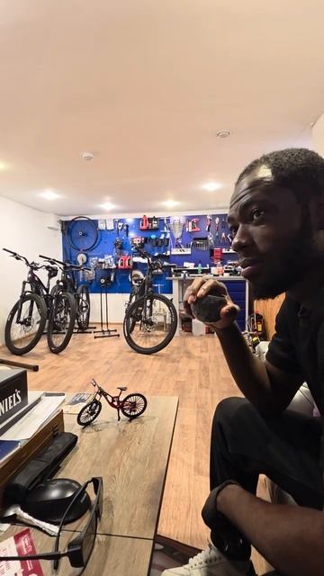 гость из Нигерии пришел за помощью в 