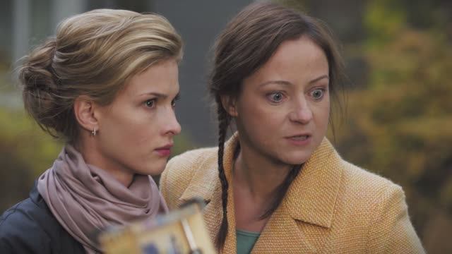 НЕМНОГО НЕ В СЕБЕ - 10 серия смотреть онлайн