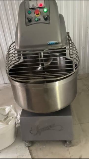 Тестомес спиральный Effedue M 80 SOFT