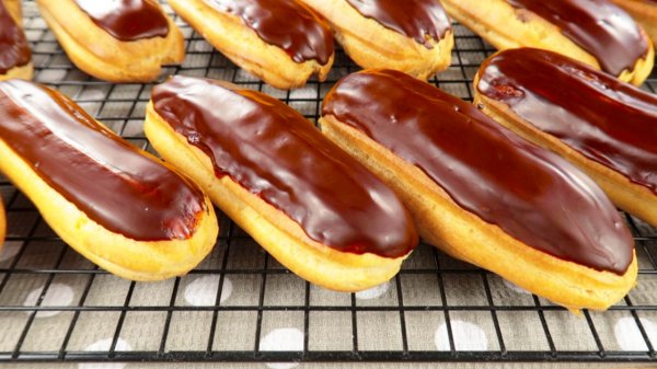 Идеальные эклеры! Получаются у всех! Просто и очень вкусно! Подробный рецепт.