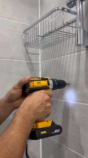 Ударная дрель, шуруповерт DeWalt смотреть онлайн