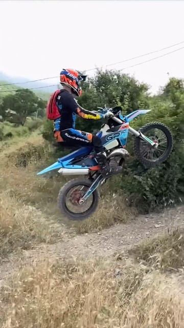 Чет на прыжки потянуло...Податься в матакроц что ли?))#sukkoenduro #enduro #эндуро #суккоэндуро смотреть онлайн