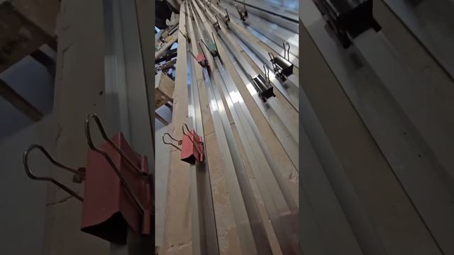 как сделать теневой_плинтус скрытый_плинтус теневой_профиль с LED подсветкой смотреть онлайн