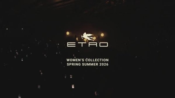 Показ женской коллекции Etro весна-лето 2026 на Неделе моды в Милане
