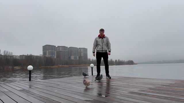 Помогать ли деньгами другим людям?