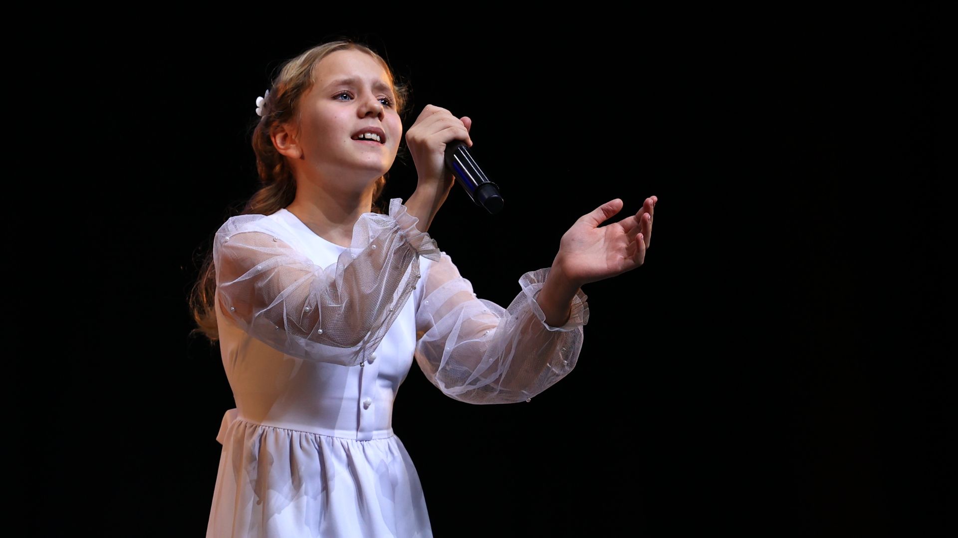 Любаева Полина (вокальный ансамбль "Аквамарин")