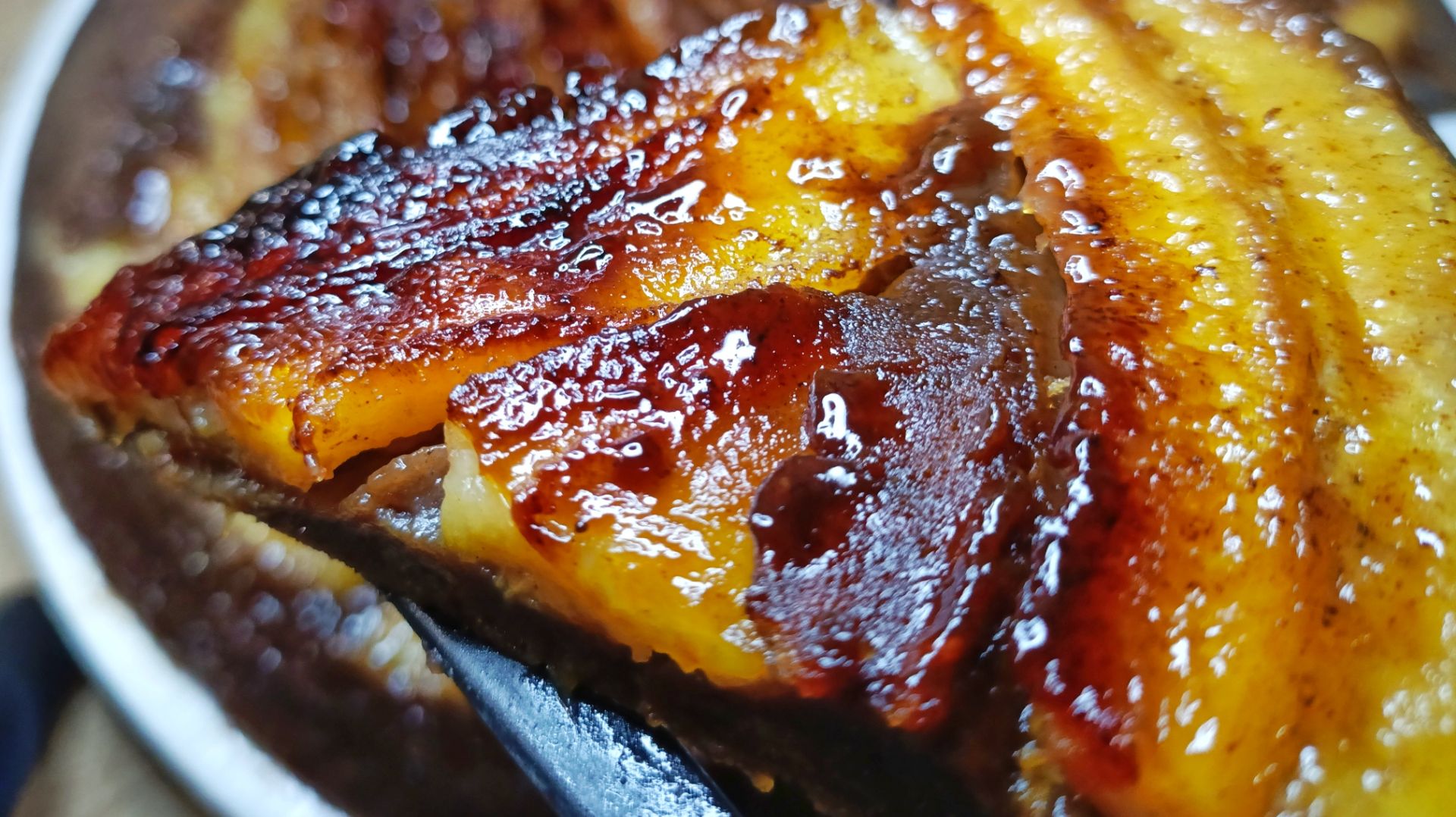 Банан, яйцо, мука и 20 минут. Банановый пирог на сковороде. смотреть онлайн