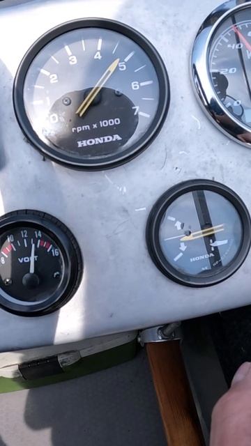 4 лопасти винта успокаивают Хонду 50!!! смотреть онлайн