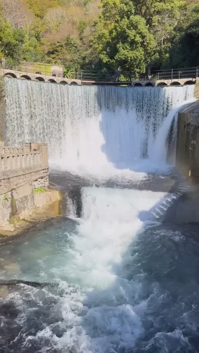 Абхазия, обстановка сегодня на Новоафонском водопаде (21 ноября, ОСЕНЬ-2025) смотреть онлайн