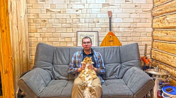 Стена из «отходов» готова! Дом восстанавливается, комната преображается. Осень в опустевшей деревне