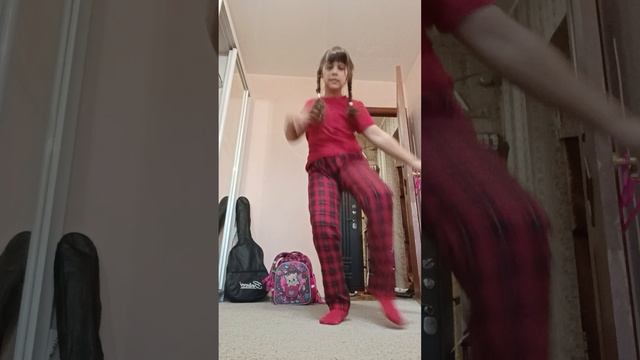 танец Амогус