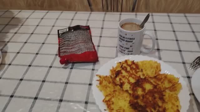 НА ЗАВТРАК ДРАНИКИ смотреть онлайн