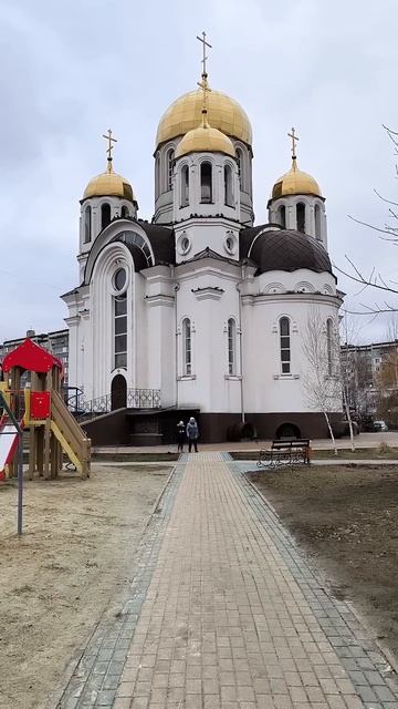 Храм Почаевской иконы Божией Матери. Так стоят за Крещенской водичкой. смотреть онлайн