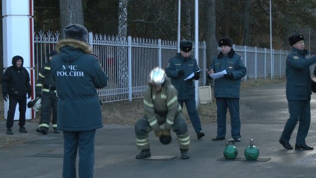 В Каменске-Уральском прошли соревнования по пожарному кроссфиту. Панорама 21.11.25 смотреть онлайн