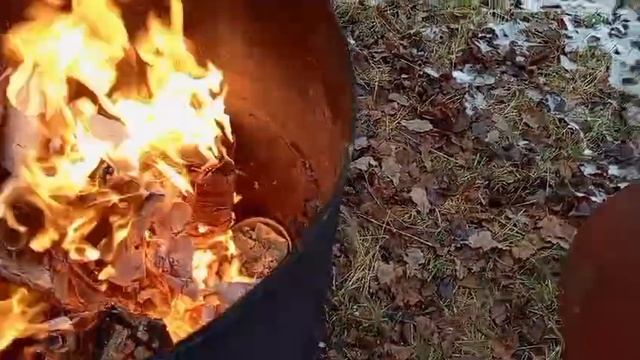 Пробная Плавка Алюминия в Бедоне из под молока смотреть онлайн