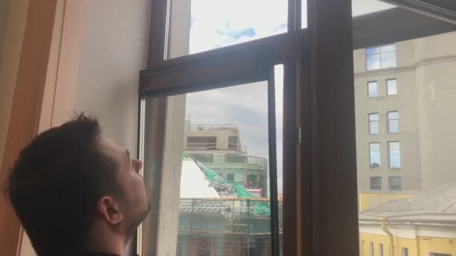 Монтаж приточного клапана AR75 в историческом центре Санкт-Петербурга. Замеры шума на объекте. смотреть онлайн