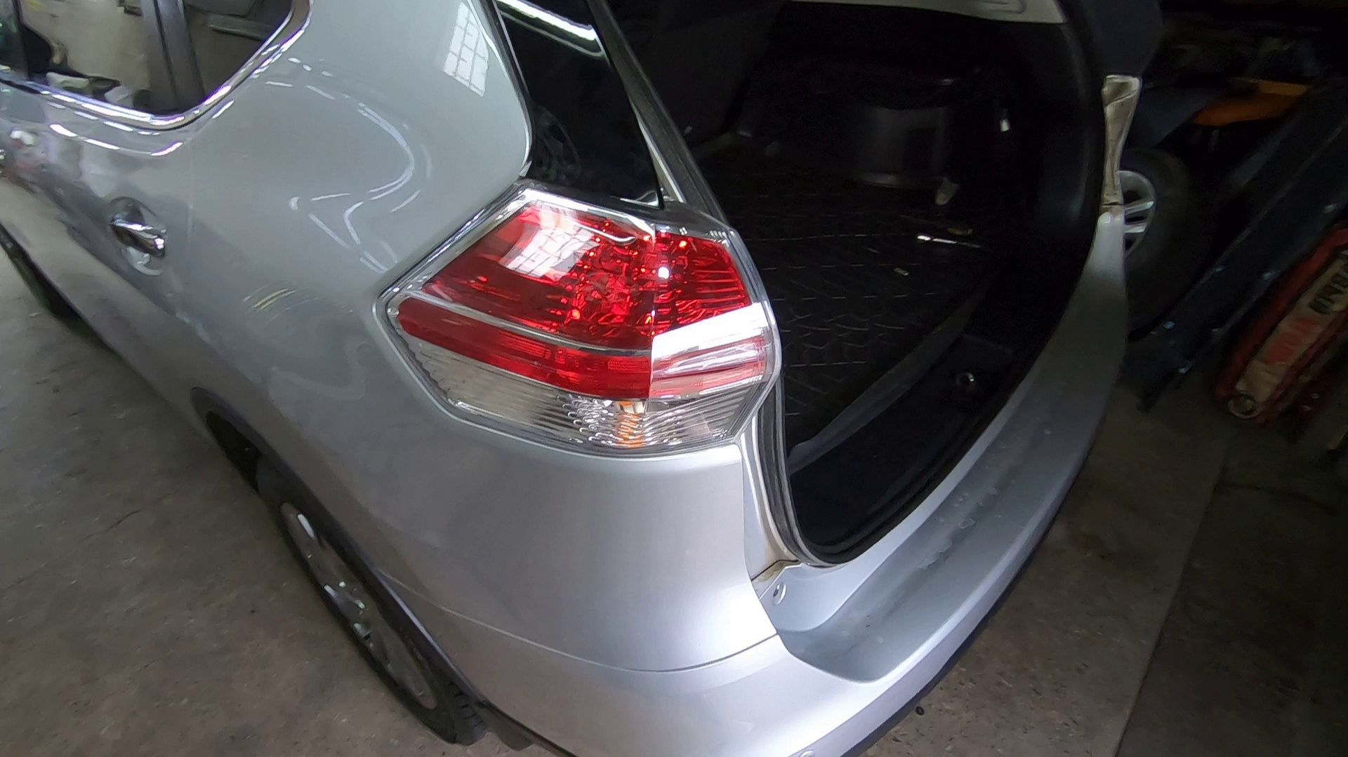 Как снять фонарь Nissan X-Trail T32 смотреть онлайн